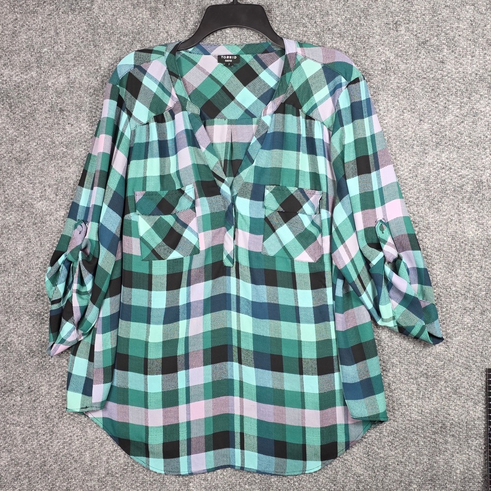 Torrid Womens 2 Harper Pullover Blouse Green Purple Plaid Roll Tab Sleeve - Picture 6 of 8